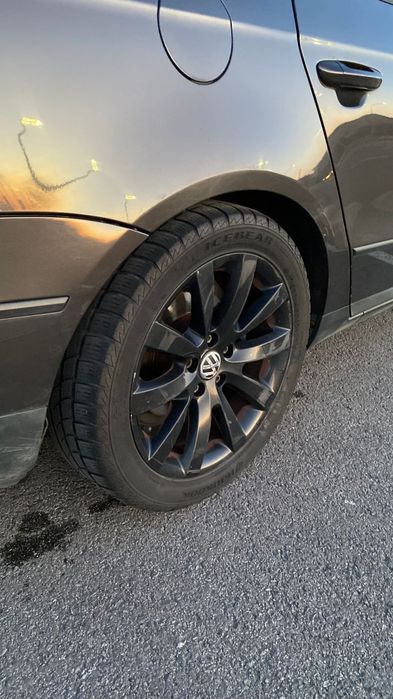 Vând Volskwagen Passat maro, motor diesel 1,9Tdi,an fabricație 2006 sau schimb cu autoturism pe benzina. Preț 2300  euro  , negociabil