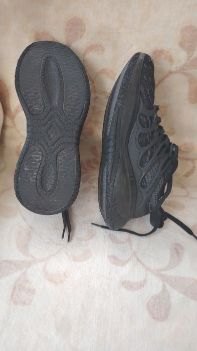 Черни маратонки 38 номер