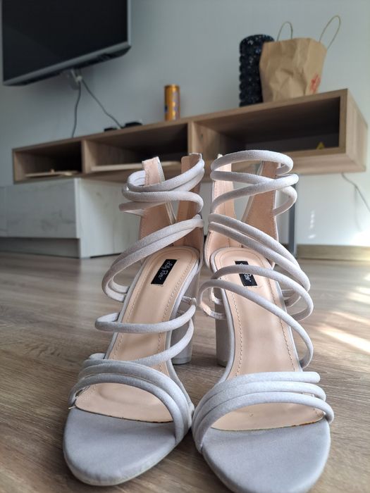 Дамски сандали на ток