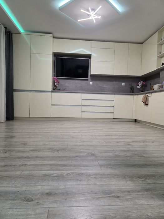 Дава се под наем Двустаен апартамент в Варна, Кайсиева градина - 68 кв.м за 598.23 € - Снимка #3