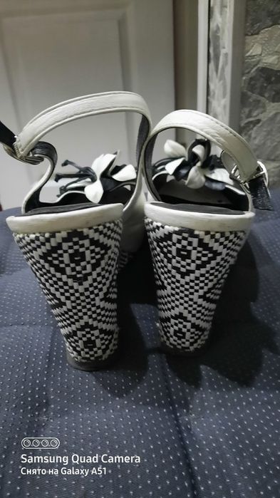 Отдам обувь женскую