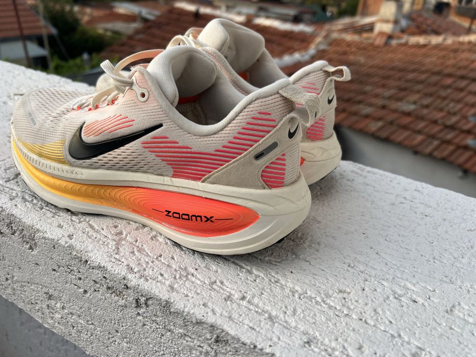 Nike Vomero18 38.5 Wmns