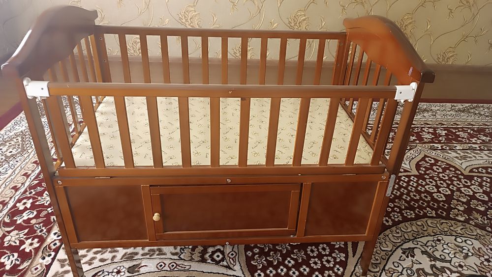 Bolalar kravati sotiladi