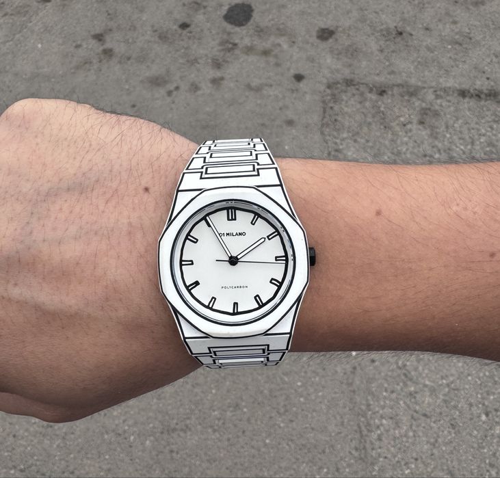 Часы с нереальным видом