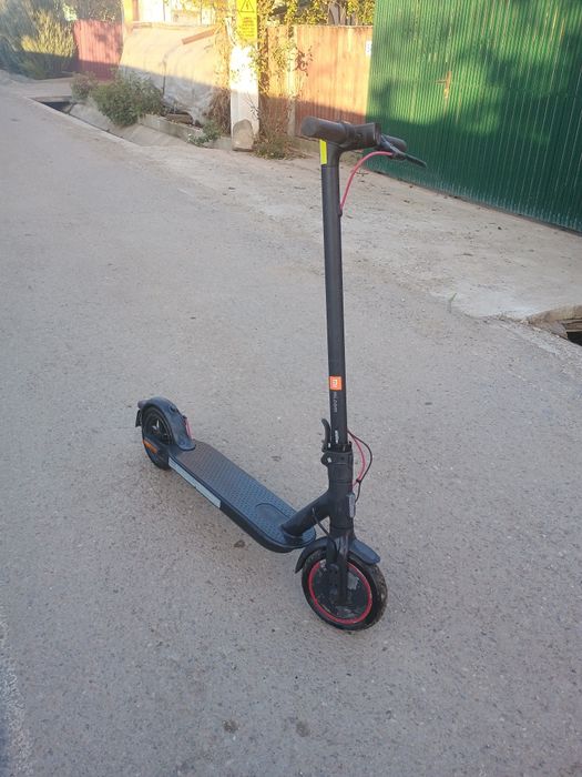 Vând trotineta electrica Xiaomi