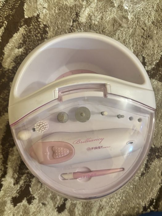 Продавам комплект за гел лак