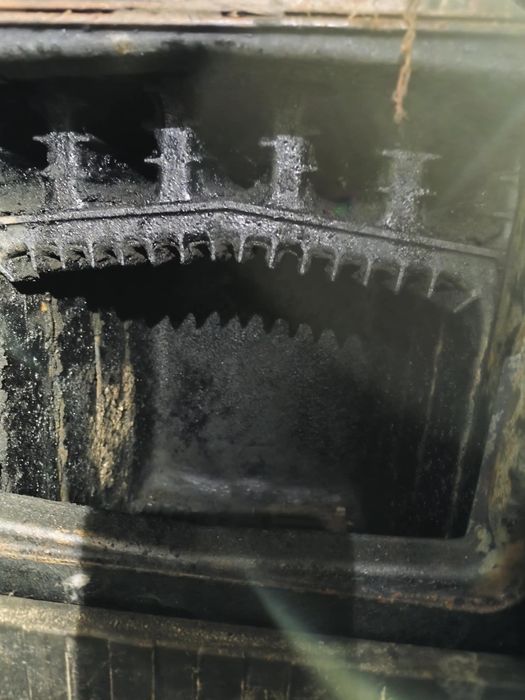 Vând centrală pe lemne