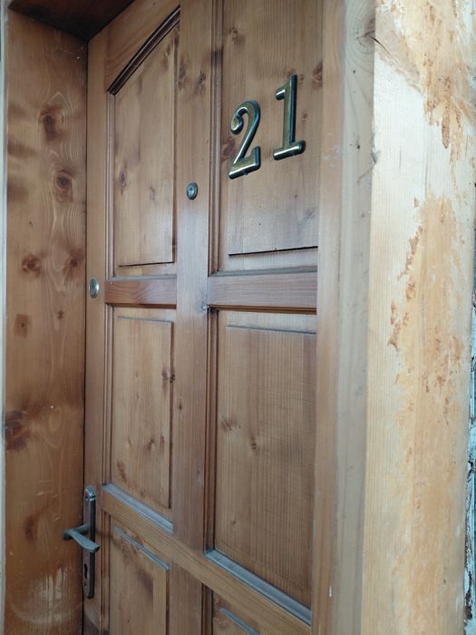 Usa intrare apartament