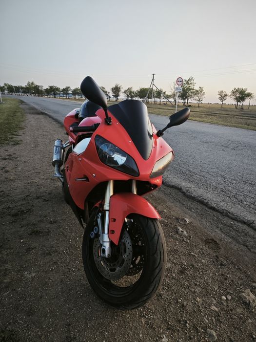 Продам мотоцикл Yamaha R1 2001г, 1000сс