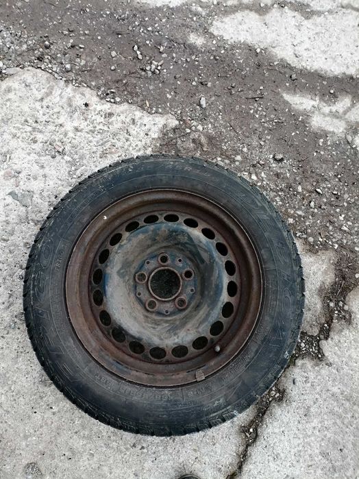 Продавам 4бр.метални джанти 15" с тасове