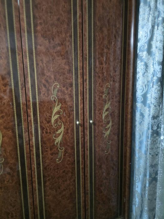 Продам шкаф 4х дверный
