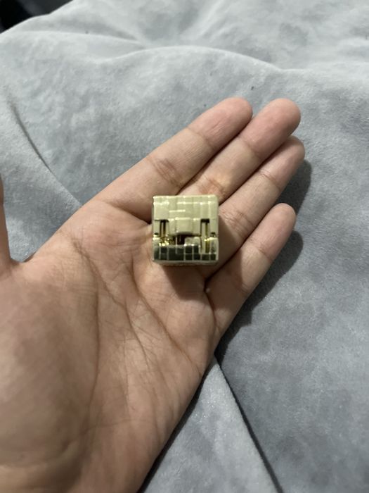 Золотой блок из киндер майнкрафт