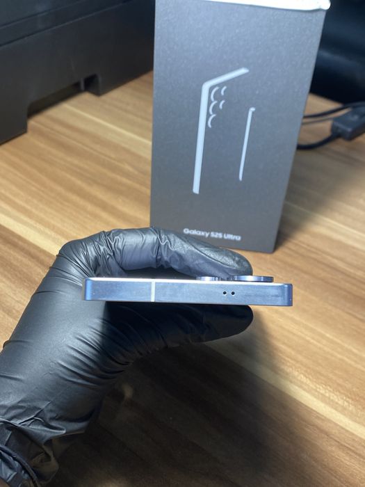 Samsung Galaxy S25 Ultra • 512 GB • Titanium Black