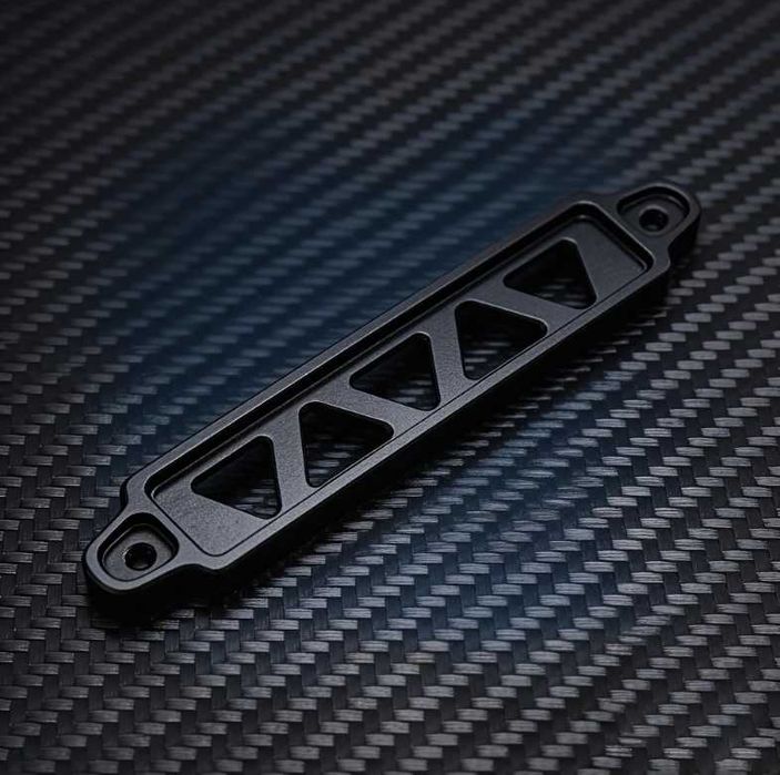 Cкоба за фиксиране на акумулатор