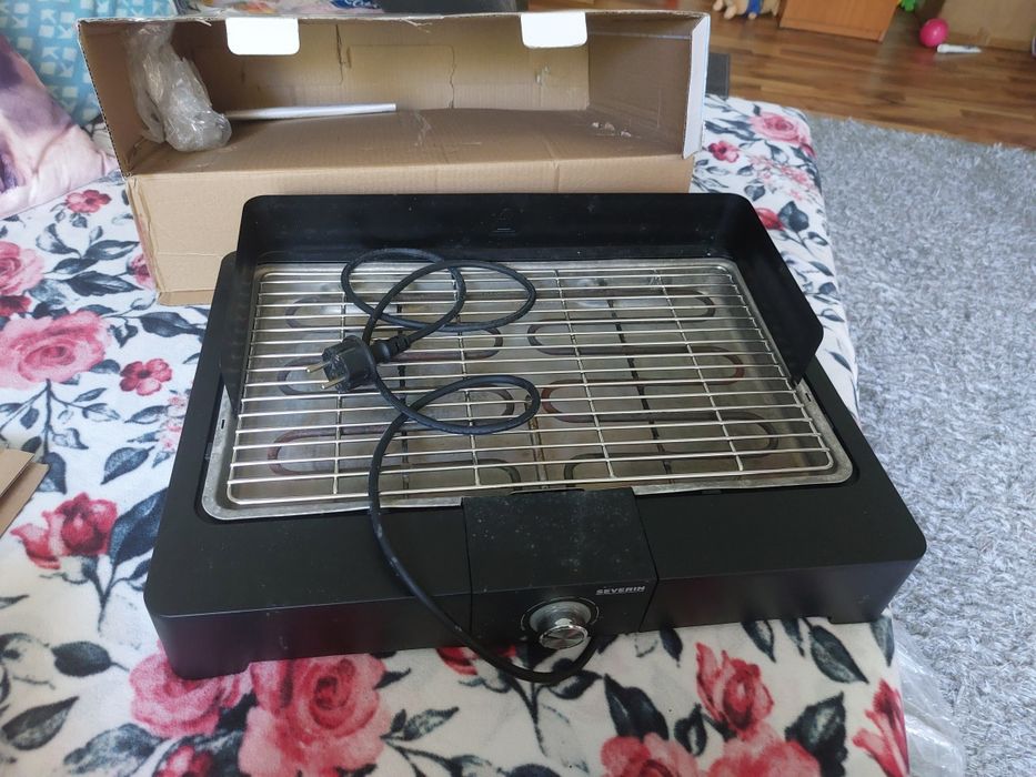 Vând grătar electric
