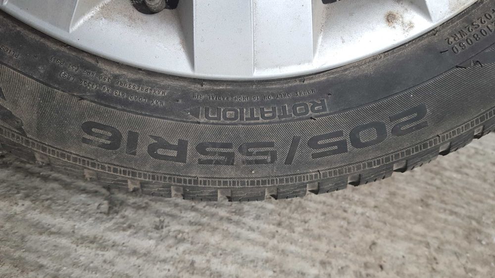 Vand 4 jante cu cauciucuri de iarna M+S ca noi