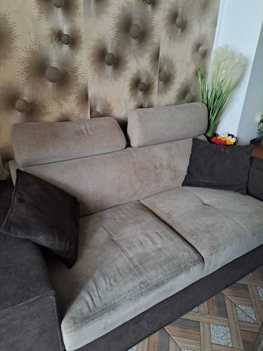 Vand Canapea extensibila cu 2 locuri - stare buna