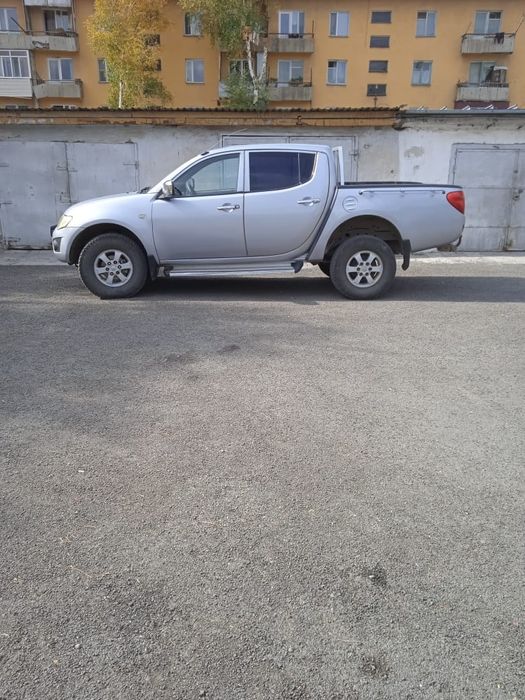 Митсубиси L200 пикап