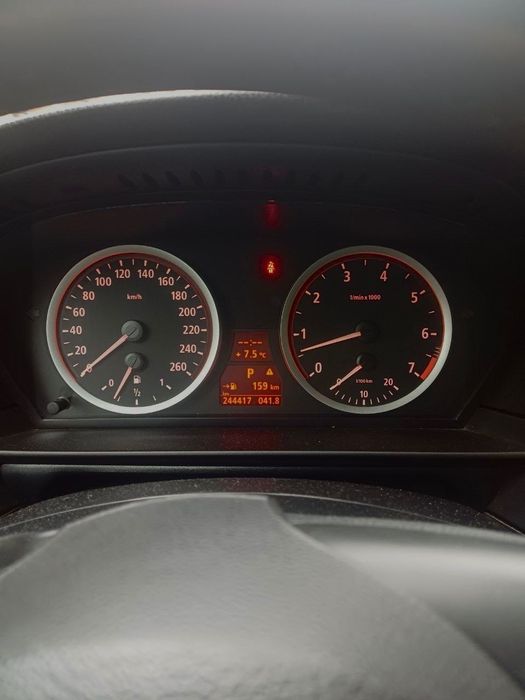 BMW 523 Автомобиль