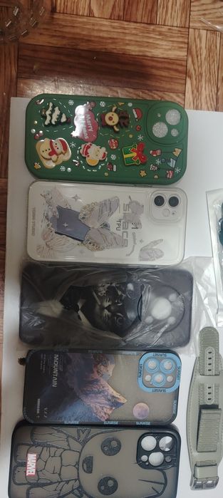 Чихлы бронь стекло ремешки.