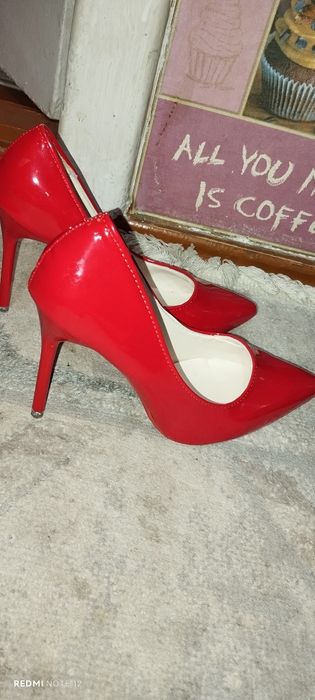 Туфли красный каблуки