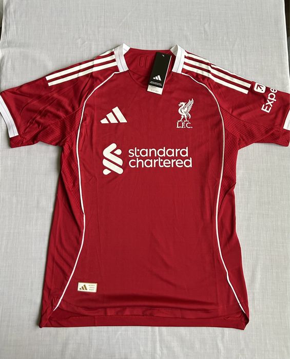 Футболни екипи | Футболни тениски