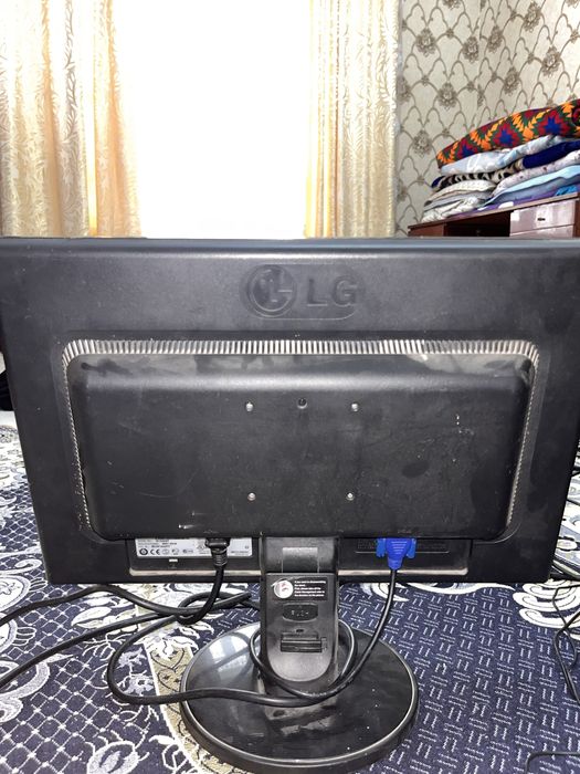 Манитор:LG Flatron (LCD монитор)