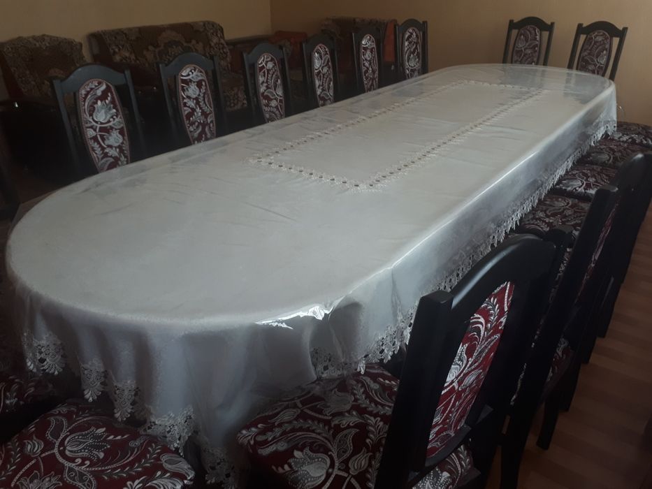 Продам гостиный стол со стульями