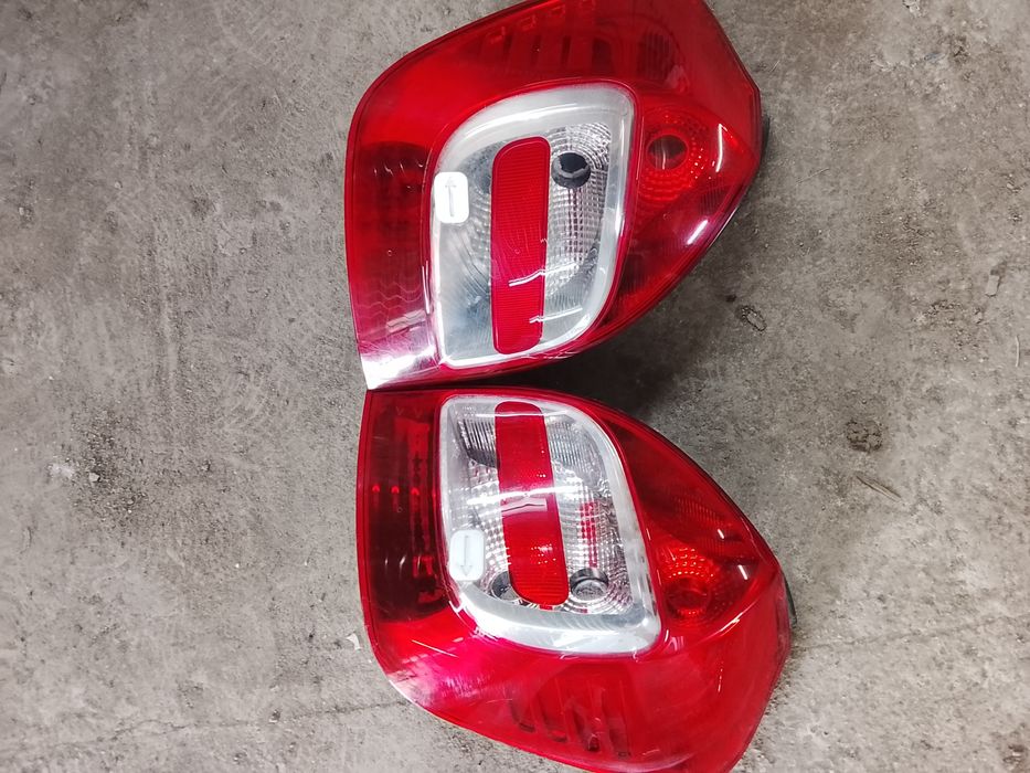 Продам задние фонари на калину2