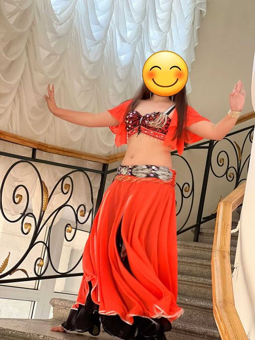 Продам костюмы для восточных танцев .