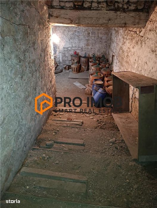 Teren intravilan+constructii zona Clodiru de Sus