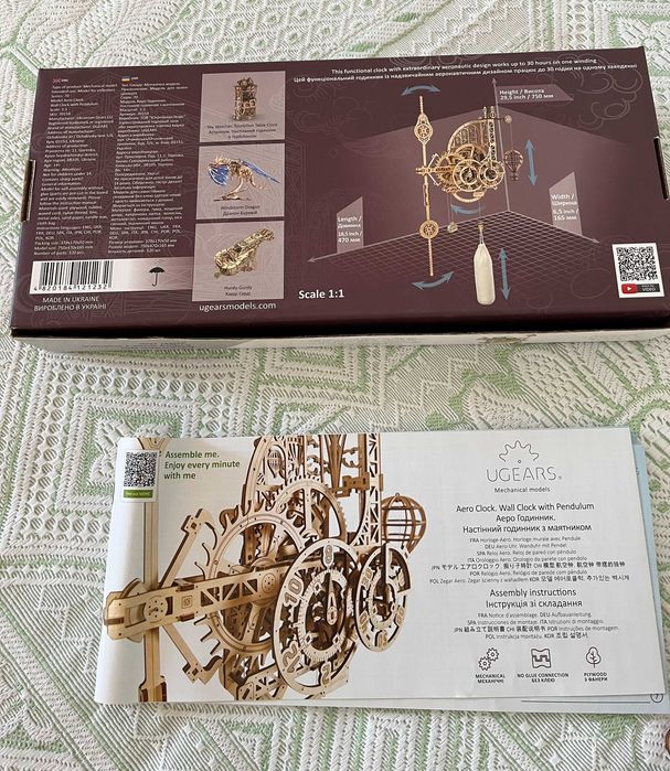 Ceas de perete mecanic din lemn cu pendul: UGEARS Aero Clock