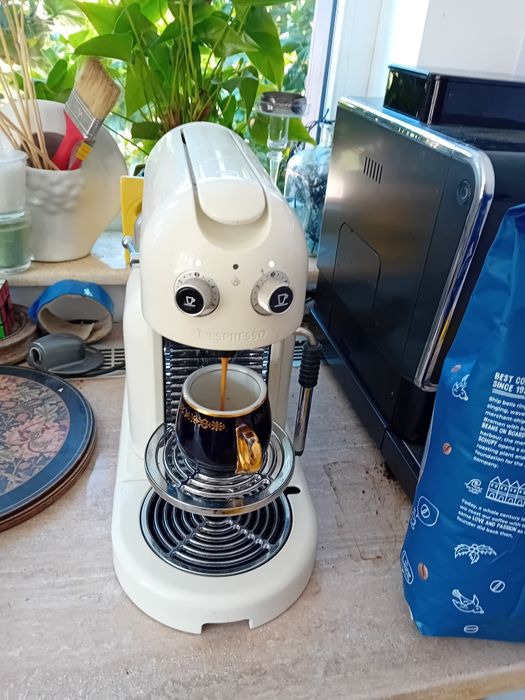 Aparat de cafea nespresso maestria en 450