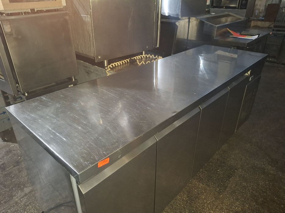 Хладилна маса средно температурна