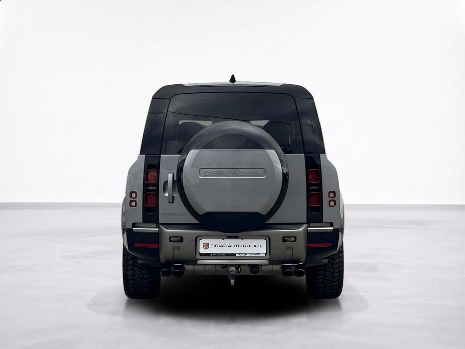Land Rover Defender 2023 benzină, 65.118 € — imagine 5