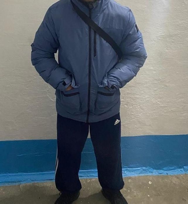 Куртка адидас в хорошем состоянии