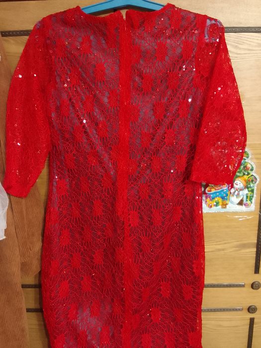 Платья разные женские