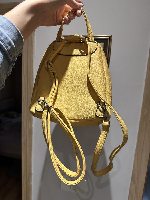 Дамска кожена раничка