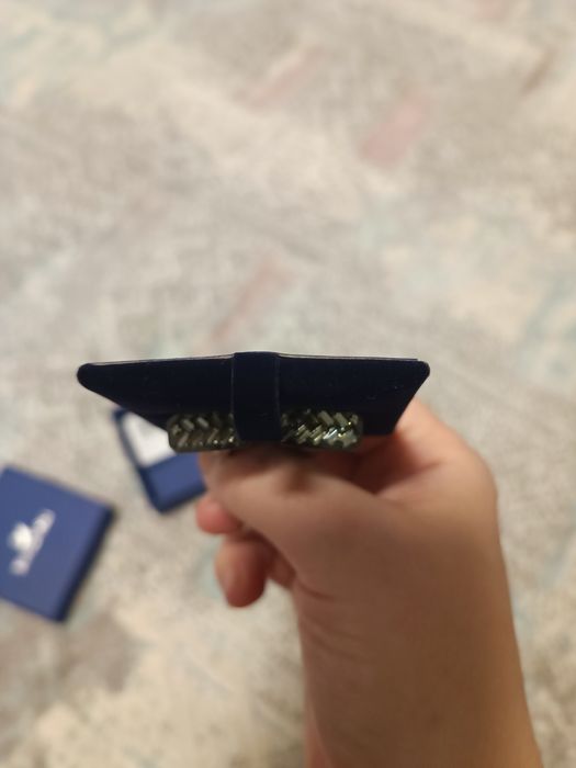 Vand butoni noi Swarovski argint