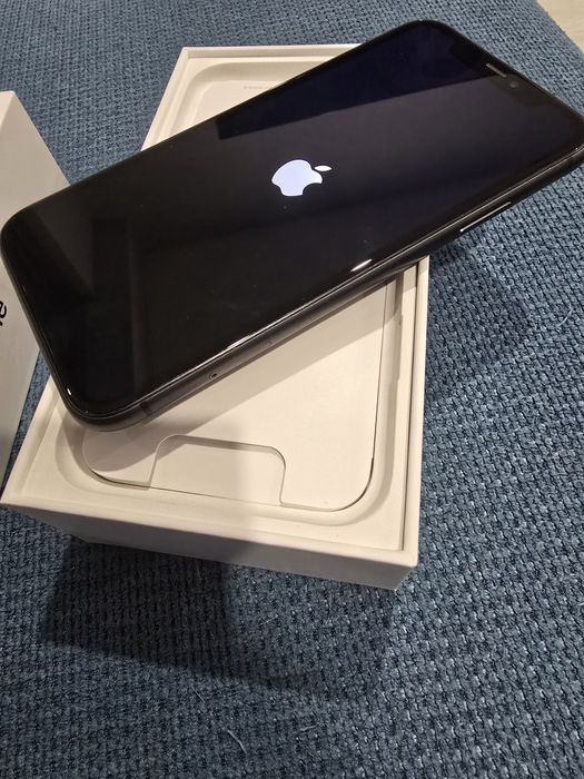 Iphone 11 64GB черен