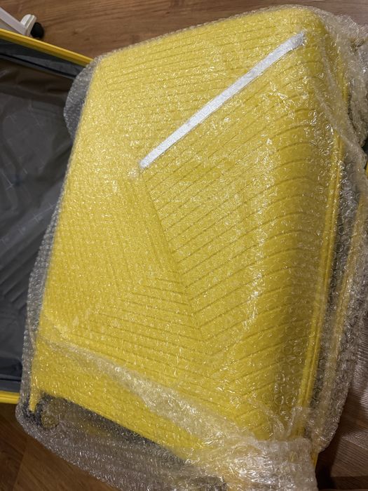 Продается новый комплект чемоданов