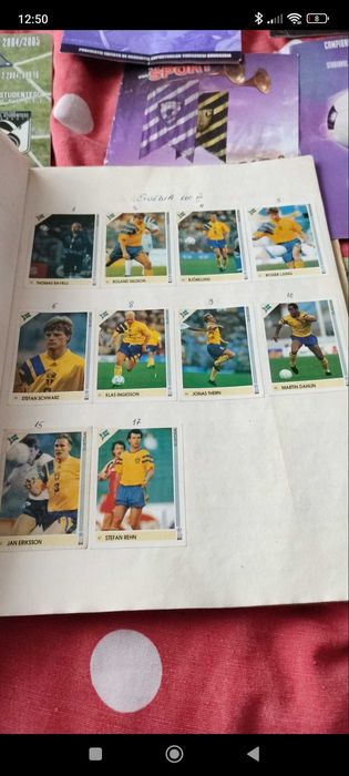 Vând diferite reviste caiete cu campionatele mondiale și europene