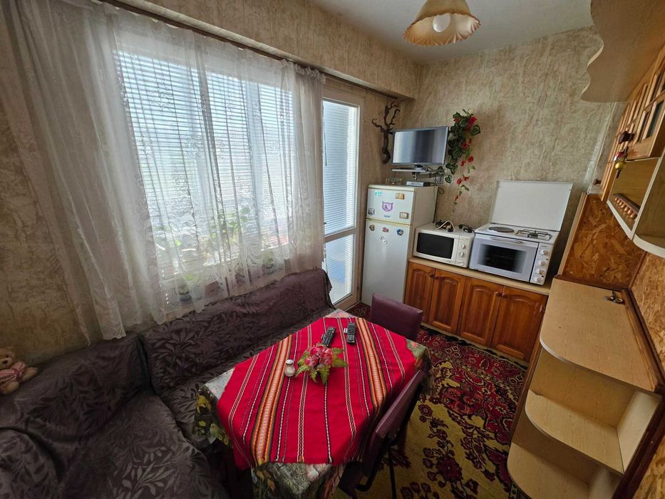 Гарсониера, Под наем, кв. Запад