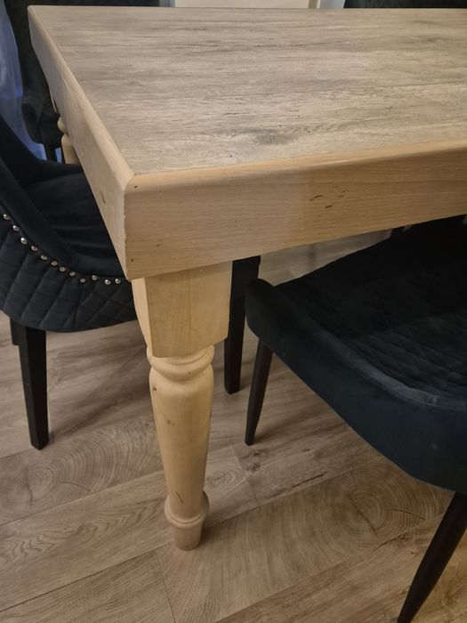 Трапезна маса масив