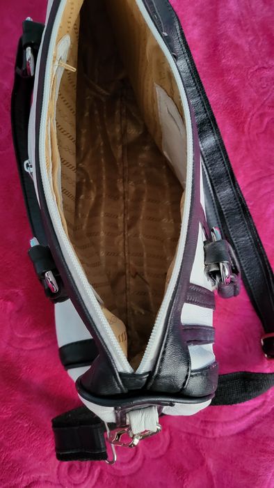 Продавам дамска чанта