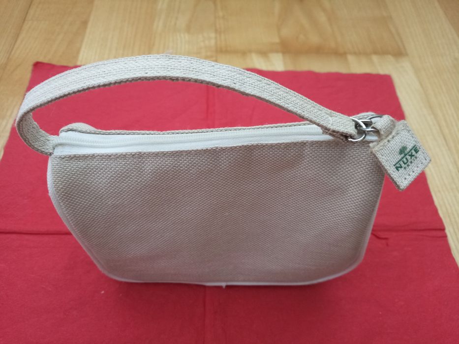 Gentuta pt fetita - NUXE - PARIS; Noua.