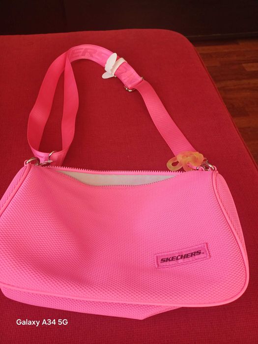 Дамска спортна чанта.В розово.