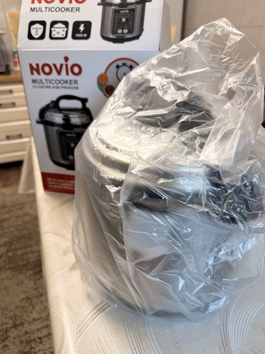 Novio Multicooker cu gatire sub presiune 6L capacitate