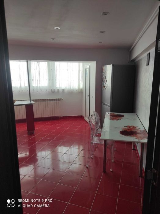 Închiriez apartament 3 camere