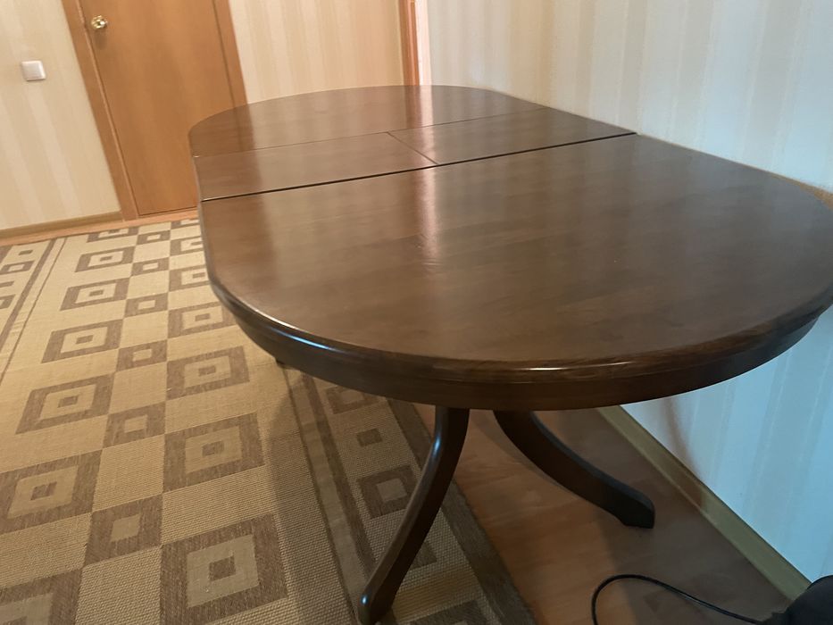 Продам дубовый стол